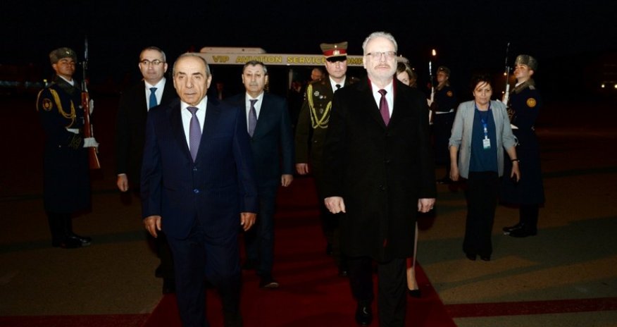 Latviya Prezidenti Egils Levits Azərbaycana rəsmi səfərə gəlib