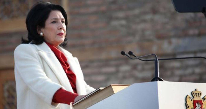 Gürcüstan Prezidenti xarici agentlər haqqında qanun layihəsinə etiraz edənləri dəstəkləyib