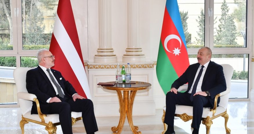 Azərbaycan və Latviya prezidentlərinin məhdud tərkibdə görüşü olub