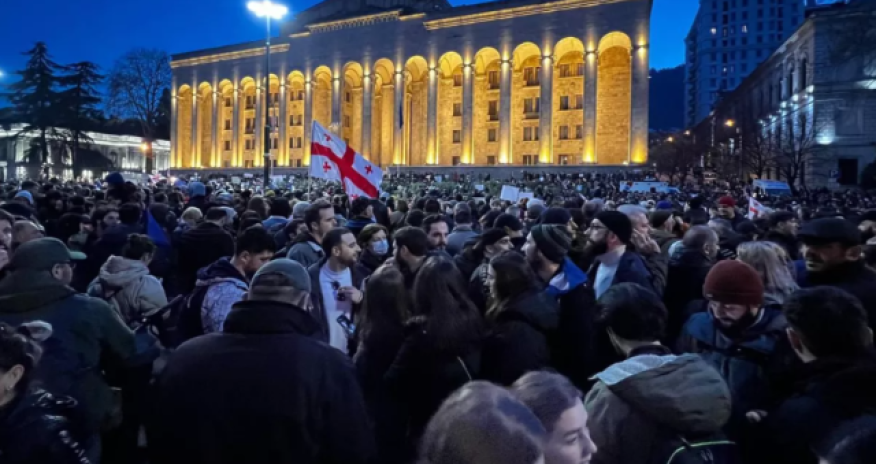 Gürcüstan parlamentindən xarici agentlər haqqında qanun layihəsi geri çağırılıb