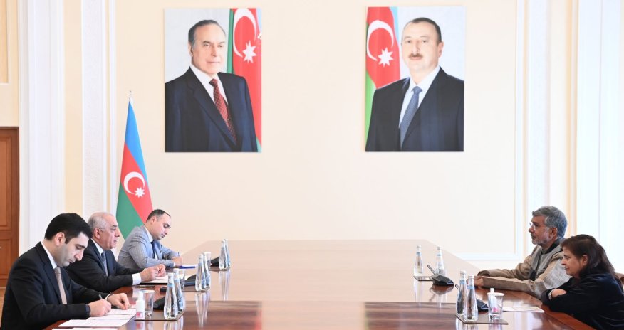 Baş nazir Əli Əsədov Nobel sülh mükafatı laureatı Kailaş Satyarti ilə görüşüb