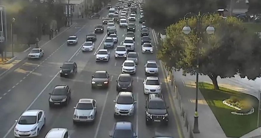 Bakının bir sıra yollarında tıxac var - SİYAHI