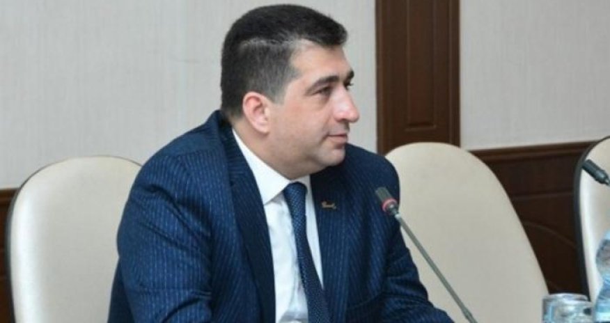 Zaur Mirzəzadə məhkəmə zalından azadlığa buraxıldı