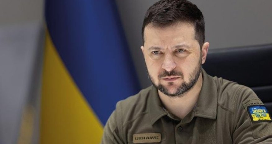 Zelenski üç hərbi administrasiya rəhbərləri ilə bağlı sərəncam imzalayıb