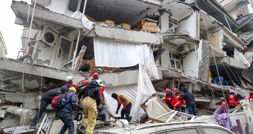 Azərbaycan Türkiyəyə zəlzələdə dağılan ərazilərin bir qismini yenidən inşa etməyi təklif edib