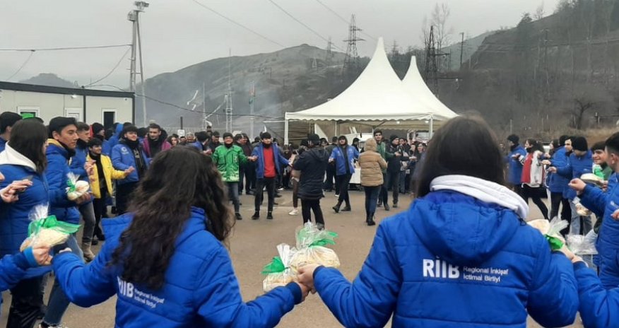 Экоакция на дороге Ханкенди-Лачын продолжается