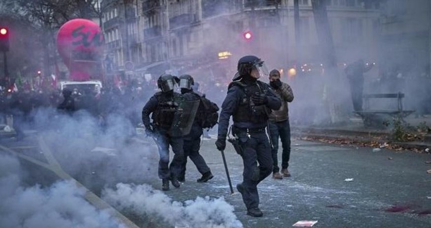 Fransada pensiya islahatı əleyhinə aksiyalarda 855 nəfər saxlanılıb