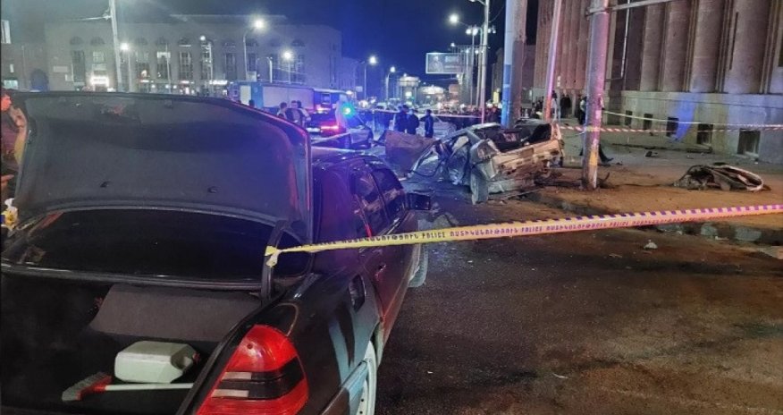 Ermənistanda yol qəzası olub, 2 nəfər ölüb