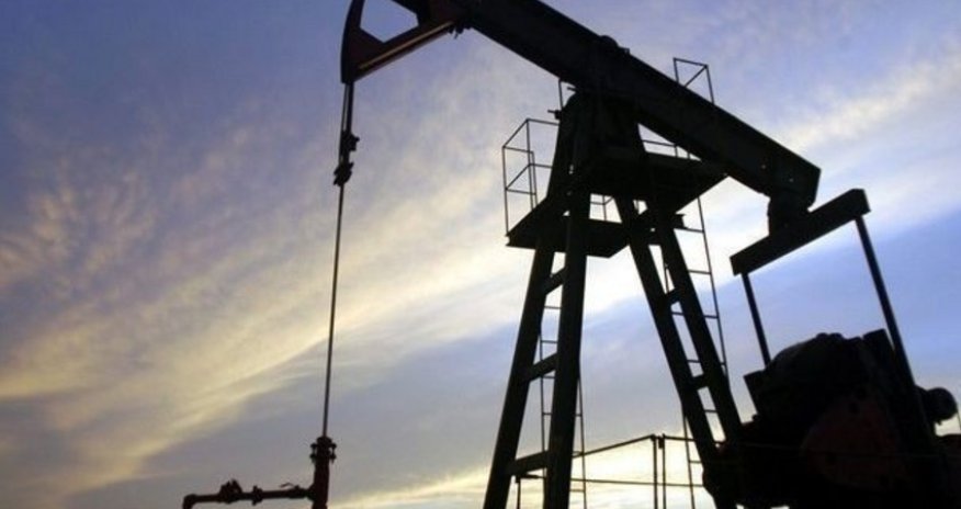 Азербайджанская нефть подешевела более чем на 3%