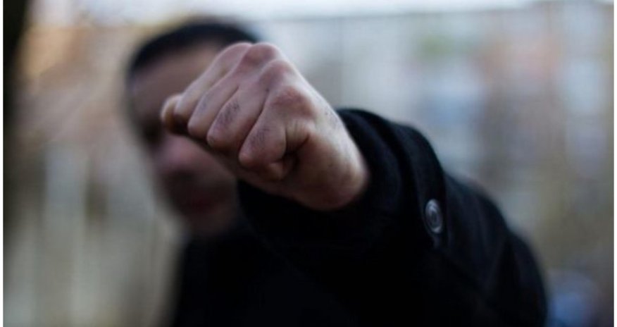 Biləsuvarda su üstündə ata və oğlu döyülüb