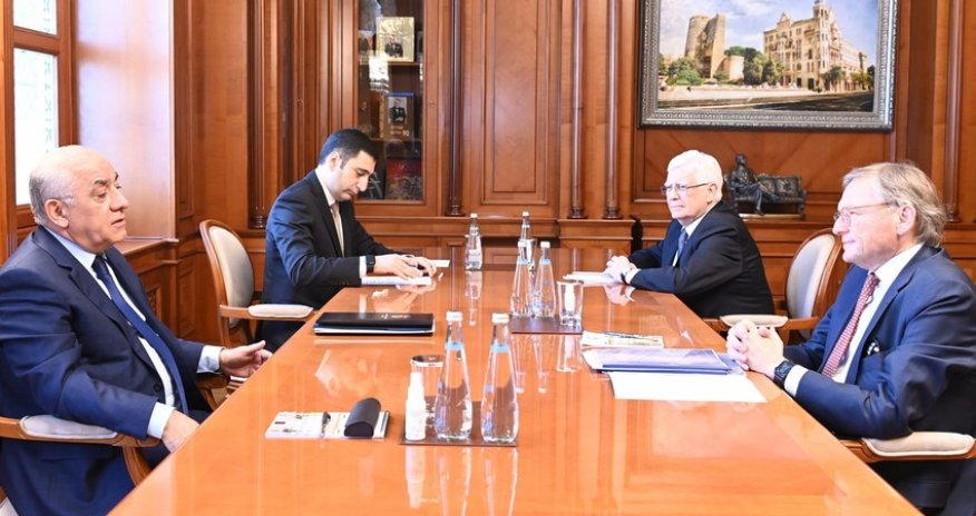 Əli Əsədov Boris Titovla görüşdü