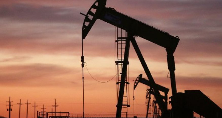 Нефть продолжает дешеветь