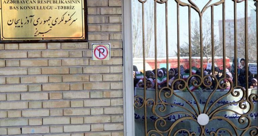 Azərbaycanın Təbrizdəki konsulluğu qarşısında aksiya keçirilib