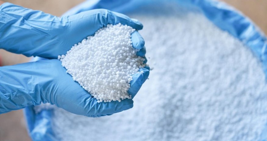 Азербайджан начал экспорт карбамида в Словению