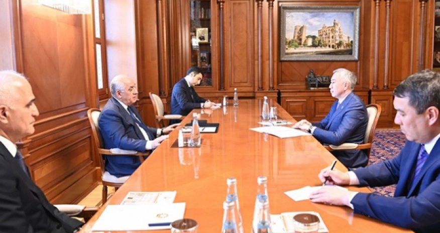 Əli Əsədov Qazaxıstanın Baş nazirinin müavini ilə görüşdü