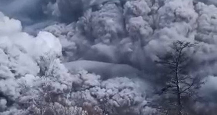 Rusiyada vulkan püskürüb- VİDEO