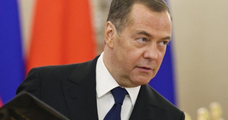 Медведев назвал Орбана «молодцом» за слова об Украине