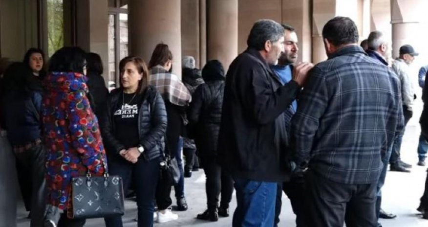 Ermənistanda əsgər valideynləri etiraz aksiyası keçirir