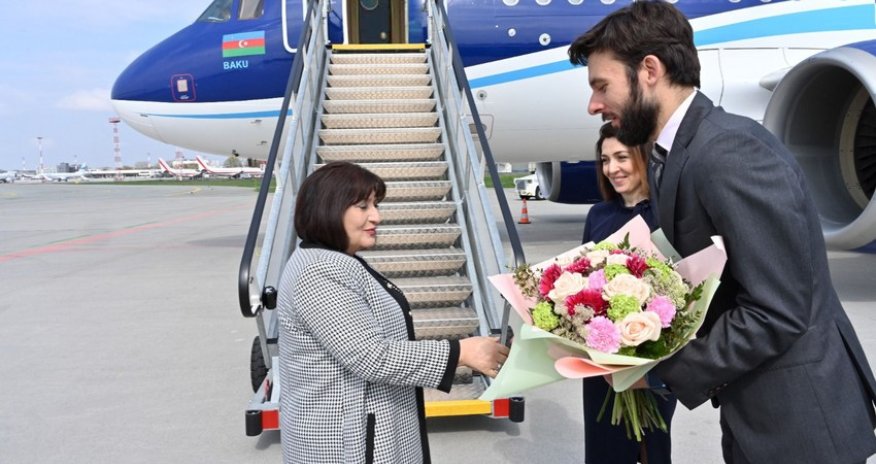 Milli Məclisin sədri Polşaya rəsmi səfərə gedib