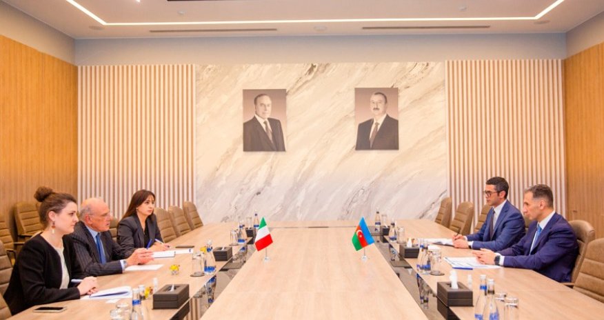 Azerbaijan, Italy mull cooperation in transit transportation