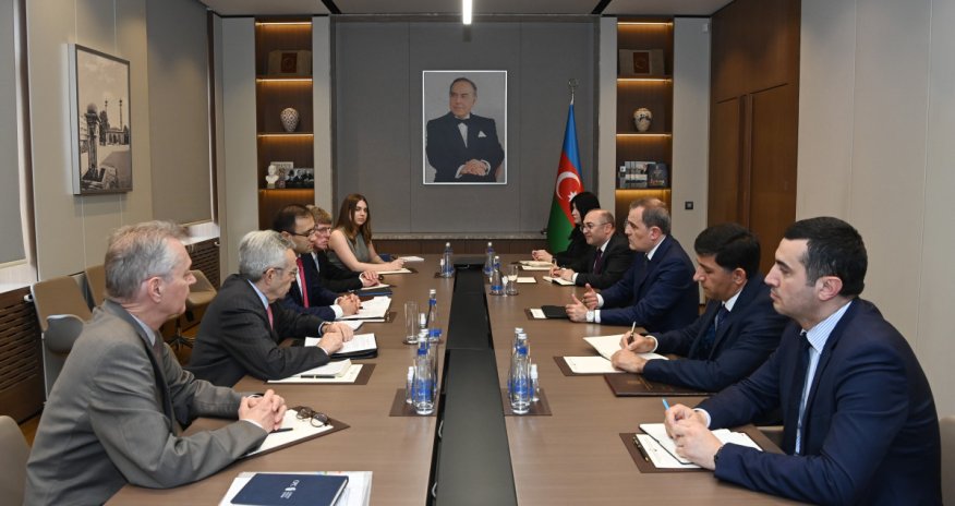 Ceyhun Bayramov ABŞ-ın Xəzər Siyasət Mərkəzinin nümayəndə heyəti ilə görüşüb