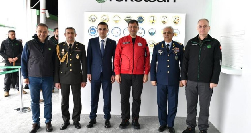 Azərbaycan müdafiə nazirinin müavinləri Türkiyədə yüksək texnologiyalar sərgisində iştirak ediblər