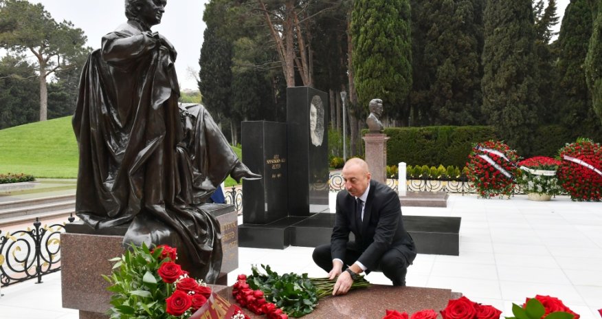 Prezident Zərifə Əliyevanın məzarını ziyarət etdi - FOTOLAR