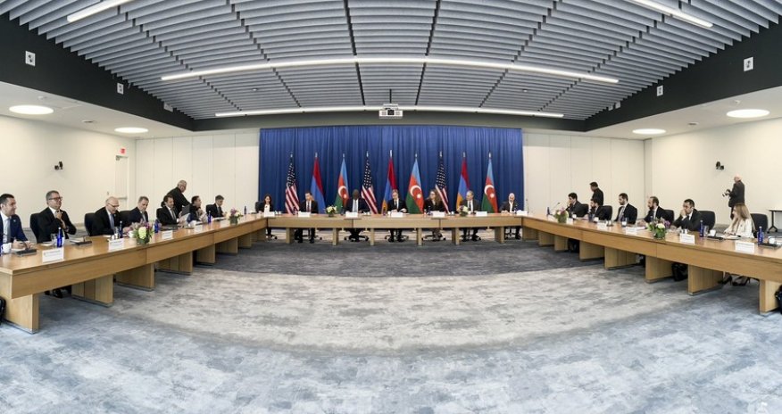 Blinkenin vasitəçiliyi ilə Azərbaycan və Ermənistan XİN başçıları arasında üçtərəfli görüş keçirilib-YENİLƏNİB