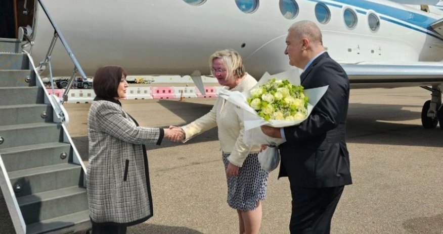 Milli Məclisin sədri Böyük Britaniyaya işgüzar səfərə gedib