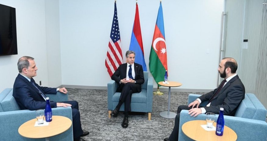 ABŞ Dövlət katibi Azərbaycan və Ermənistən xarici işlər nazirləri ilə görüşüb