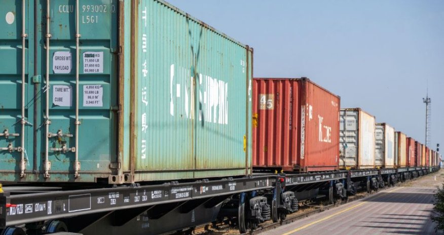 BTQ ilə yük daşımaları 2,4 milyon tonu ötüb