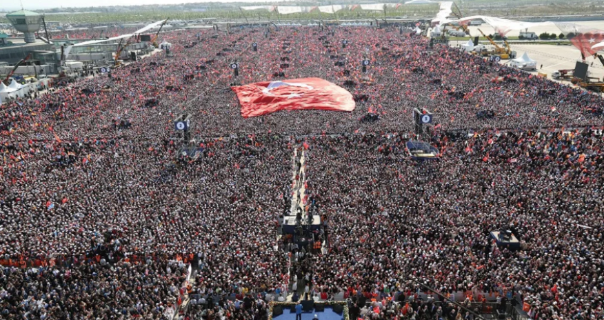 Ərdoğanın İstanbul mitinqində 1,7 milyon nəfər iştirak edib