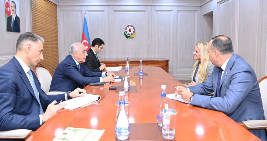 Əli Əsədov SpaceX şirkətinin prezidenti ilə görüşüb