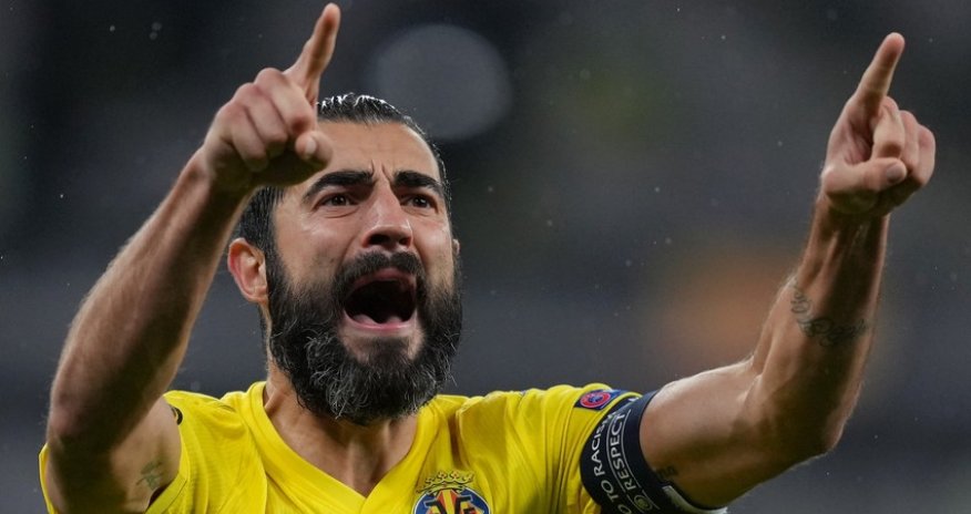 İspaniya klubu 38 yaşlı məşhur futbolçunun müqaviləsini uzadıb