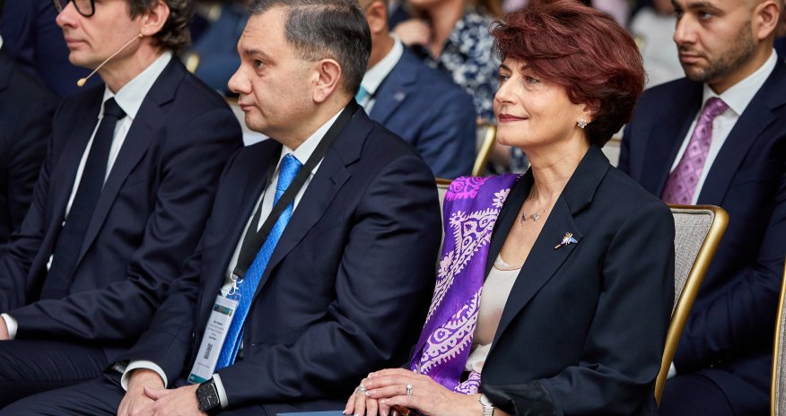 Azercell-in prezidenti rəqəmsal davamlılığın təmin edilməsində mobil operatorlardan danışıb