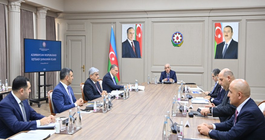 İqtisadi Şuranın növbəti iclası keçirilib