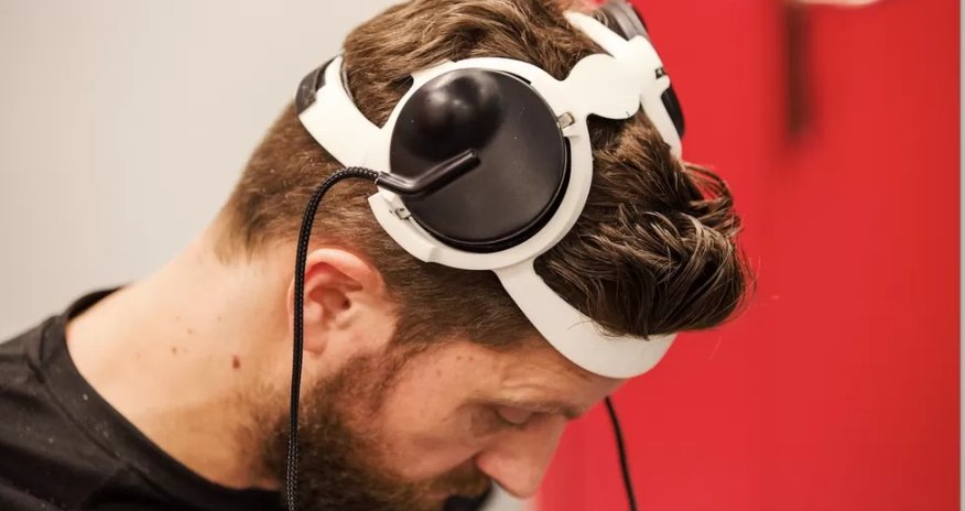 Beyin implantları iflic olan insanın yenidən yeriməsinə kömək etdi - VİDEO