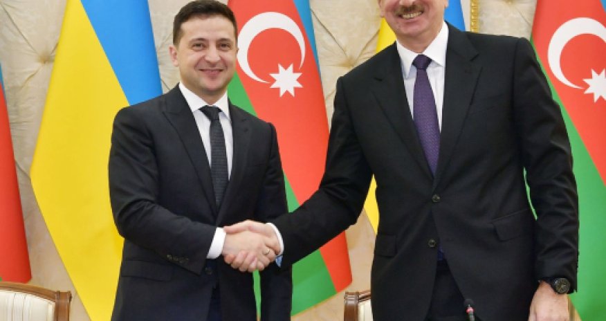 Зеленский Ильхаму Алиеву: Азербайджан поддерживает Украину