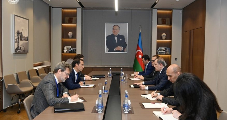 Ceyhun Bayramov NATO nümayəndəsini Azərbaycan-Ermənistan sülh danışıqları barədə məlumatlandırıb