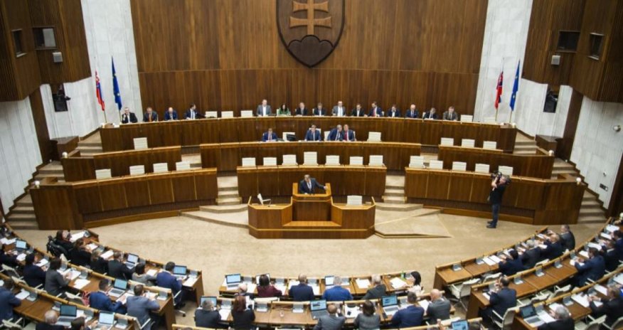 Slovakiyada növbədənkənar parlament seçkiləri keçiriləcək