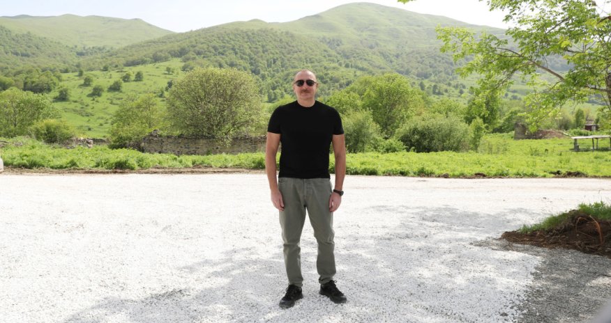Президент Азербайджана Ильхам Алиев совершил поездку в Лачинский район