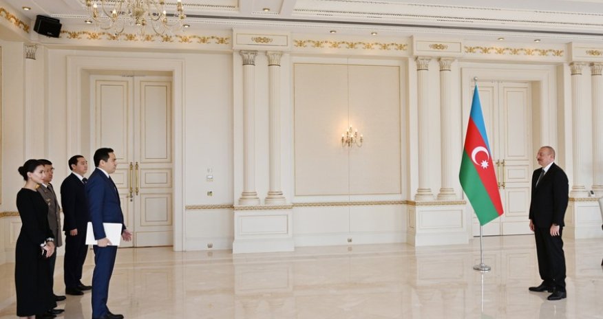 Prezident İlham Əliyev Qazaxıstanın yeni səfirinin etimadnaməsini qəbul edib
