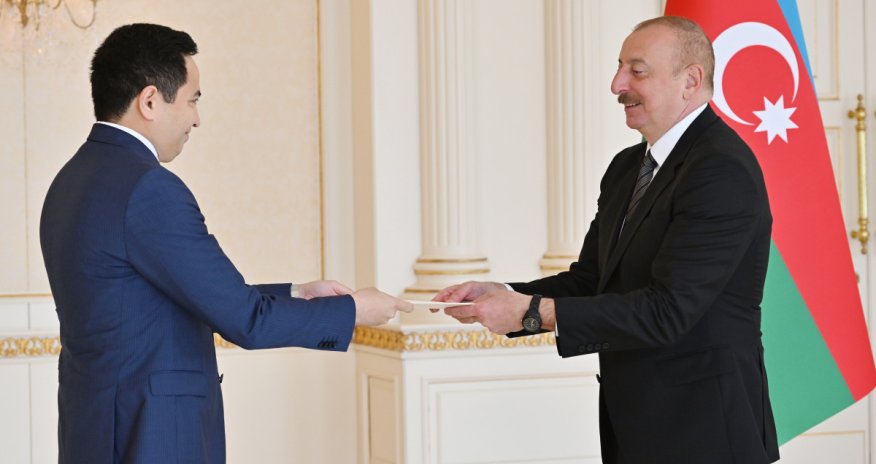 Президент Азербайджана принял верительные грамоты новоназначенного посла Казахстана
