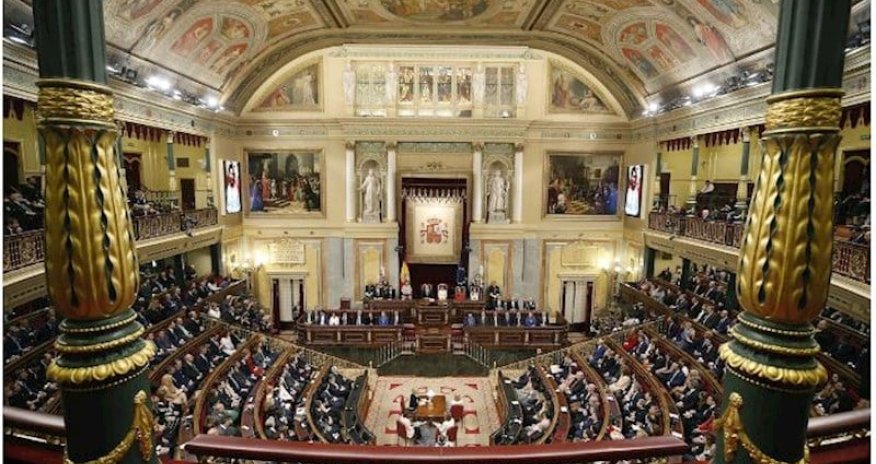 İspaniya parlamenti buraxılır