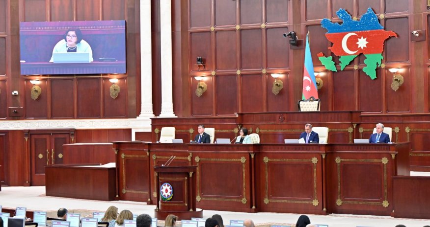 Milli Məclisin iclası başladı