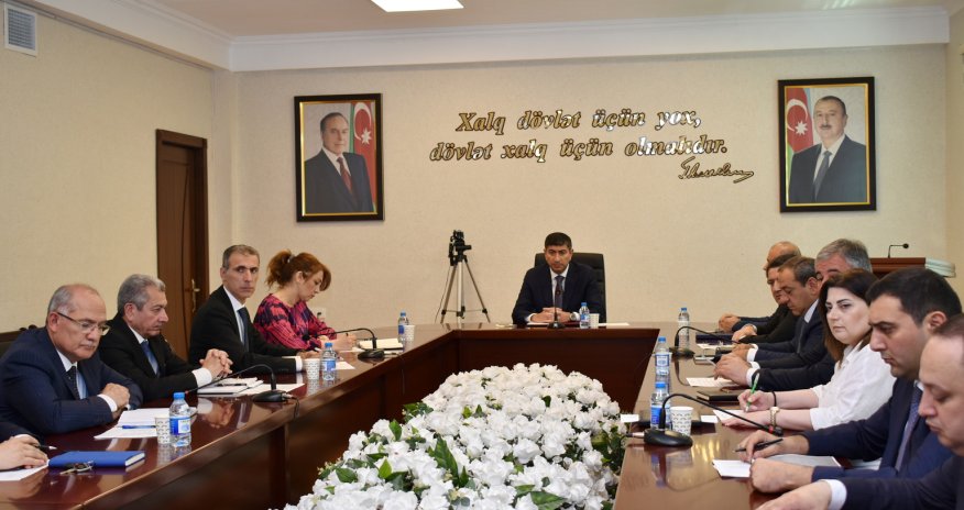 Yasamal Rayon İcra Hakimiyyətinin başçısı sakinləri qəbul edib