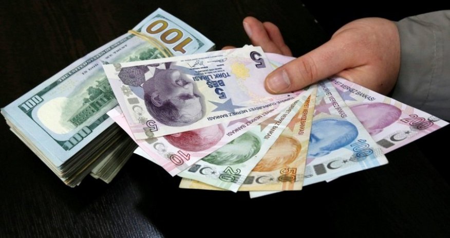 Turkish lira falls in price against dollar