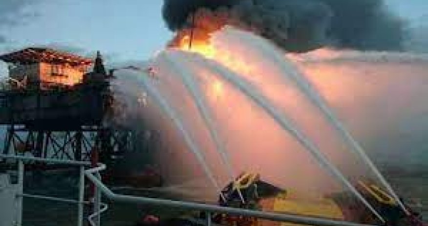  Buzaçı neft-qaz yatağında quyu yanır