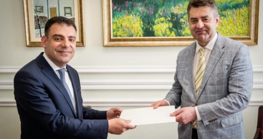 Azərbaycan səfiri etimadnaməsinin surətini Ukrayna XİN-ə təqdim edib