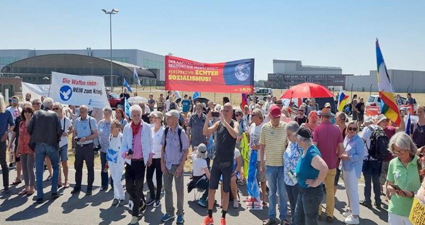 Almaniyada NATO-nun təlimlərinə qarşı aksiya keçirilib